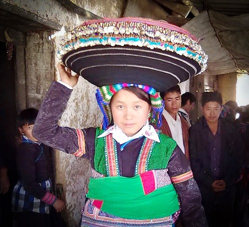 La beauté des jeunes femmes des ethnies minoritaires de Lao Cai - ảnh 5